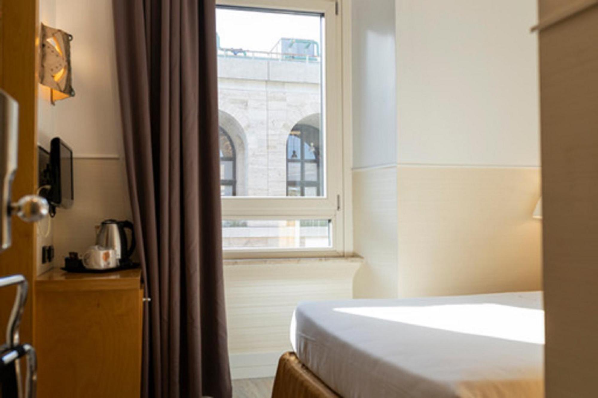 Small Double Room,670424121:JPEG