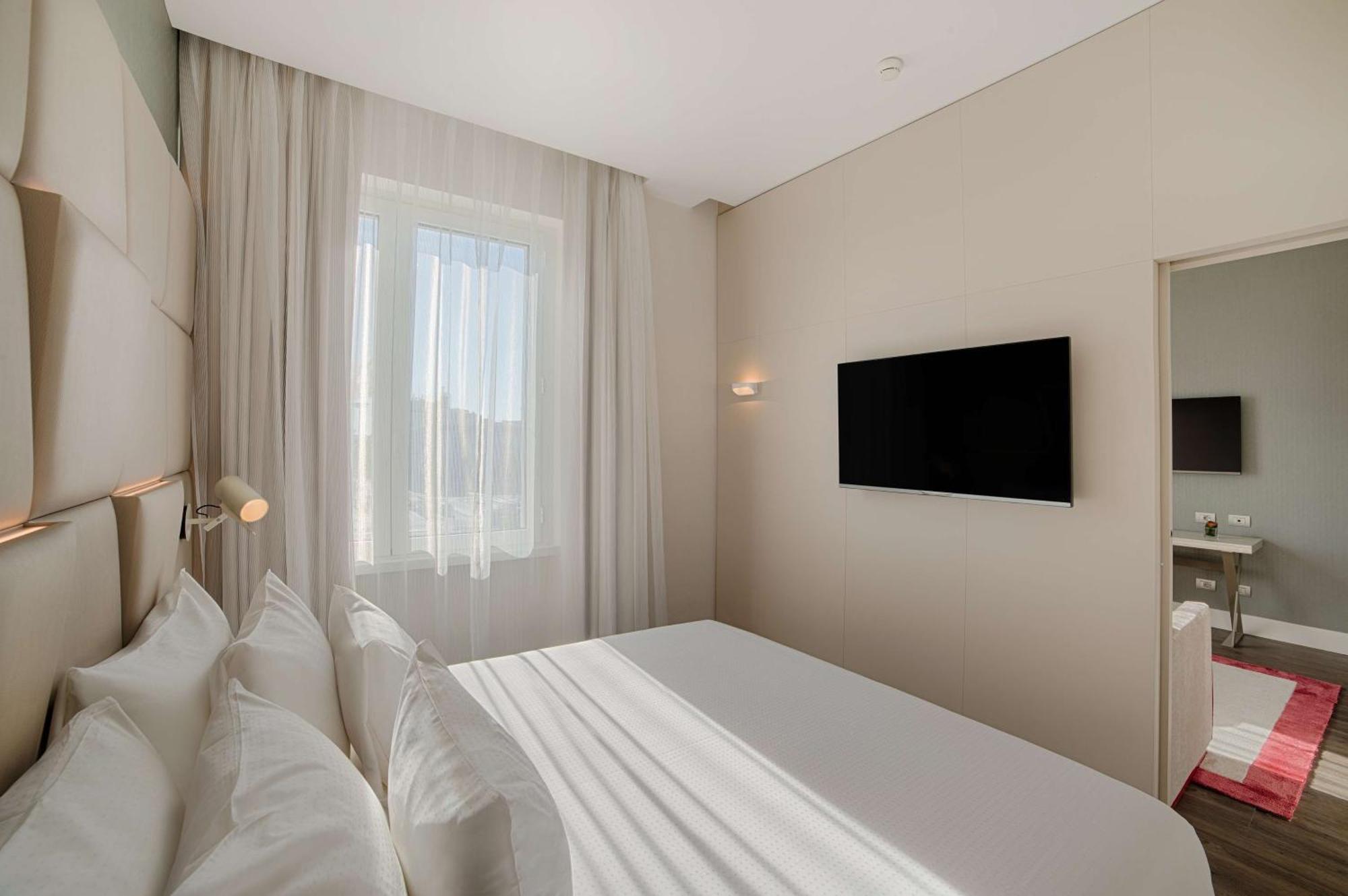 Junior Suite,1699068579:JPEG