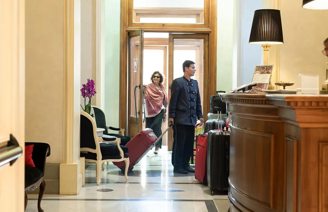 Alpi Hotel-1