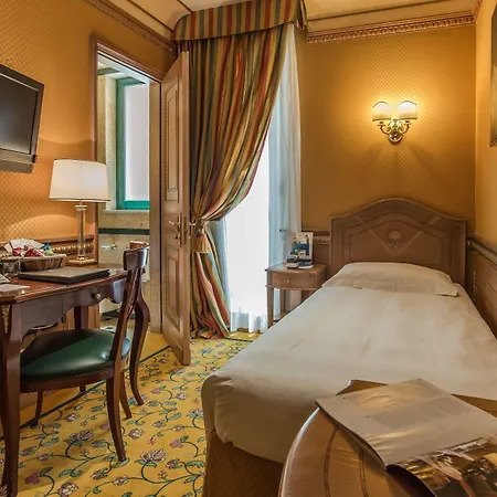 River Palace Hotel-2